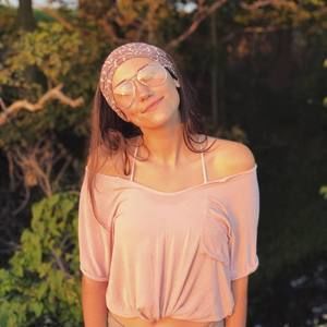 Meet your Posher, Brooke